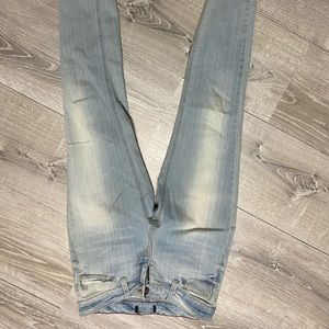 Woman’s light color jeans